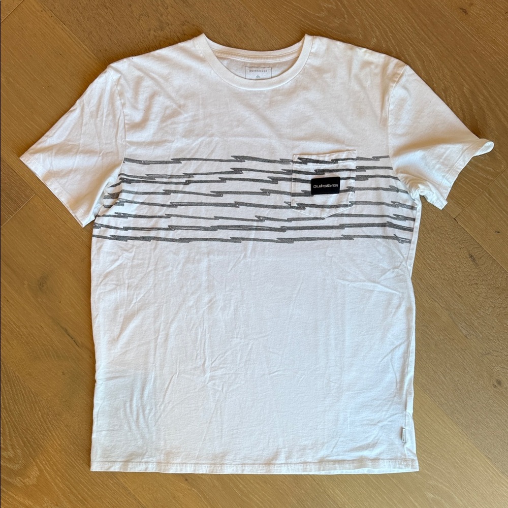 Quiksilver White Tee with Gray Stripes Medium